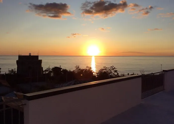 Una Terrazza Sul Mare The Lighthouse
